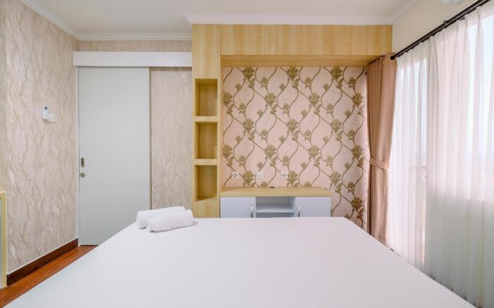 Comfortable Modern 2BR Sentul Tower By Travelio