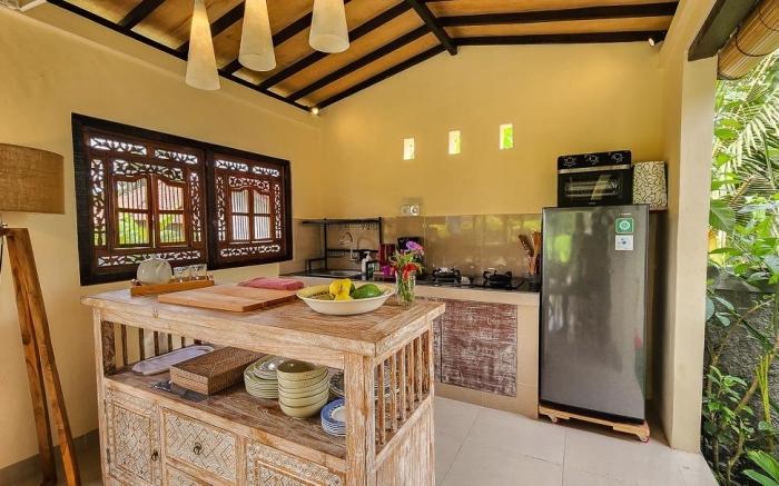 Peaceful Rice Field Villa w/ Pool, 15min to Ubud