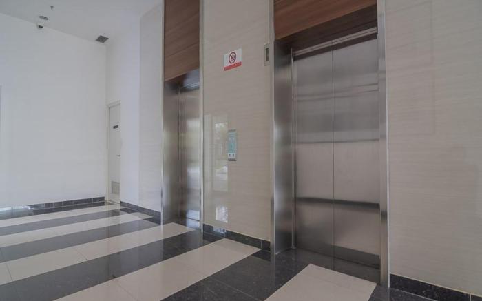 RedDoorz Apartment @ Sentul Tower