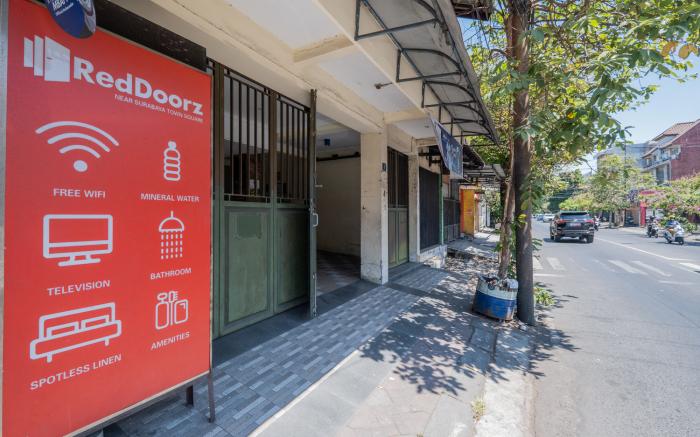 RedDoorz near Surabaya Town Square