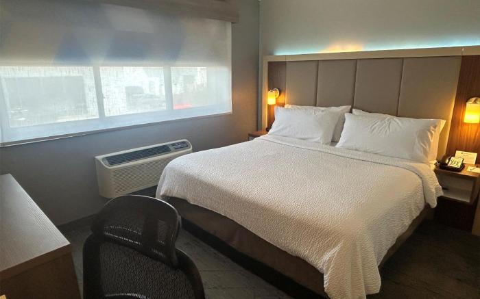 Best Western Roslyn-Long Island Hotel