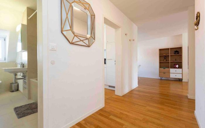 Apt 5B: Guest Fav - Downtown 2-BR Loft Apartment