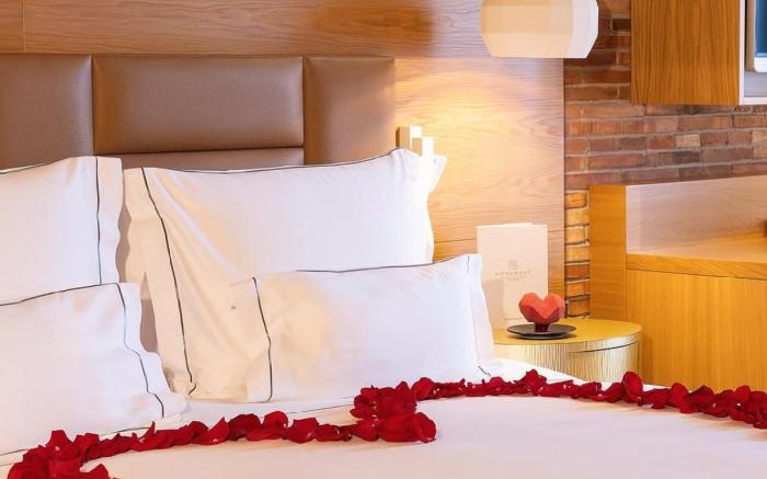 Hotel Precesion Palace Near Delhi Airport
