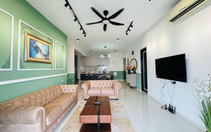 KingsBay Stylish By J AgapeHome