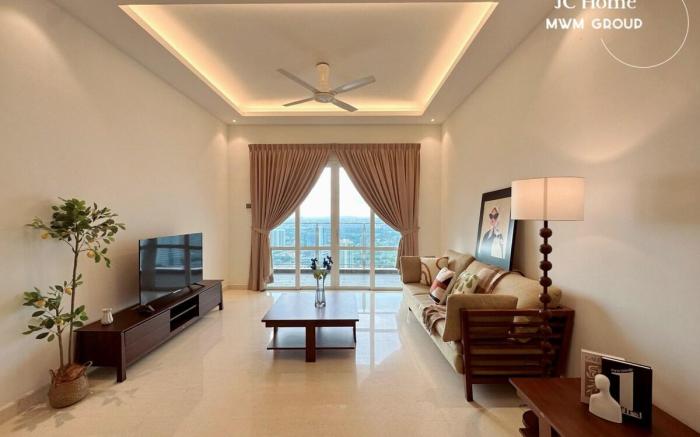 City Sunset Seaview High floor | Walkable to CIQ