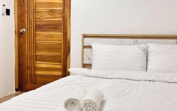 Chubby 5 room4 near Mrt and 7-11