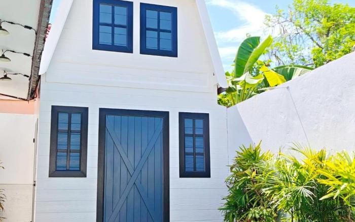 Canary Pool Villa Bangsaen