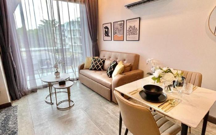 Stylish 1BR Loft Near Naiharn Beach Pool Gym C181