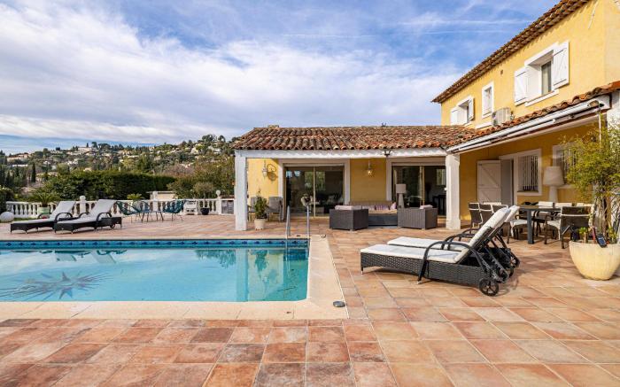 Luxurious Private 6-bed villa with Pool Mougins