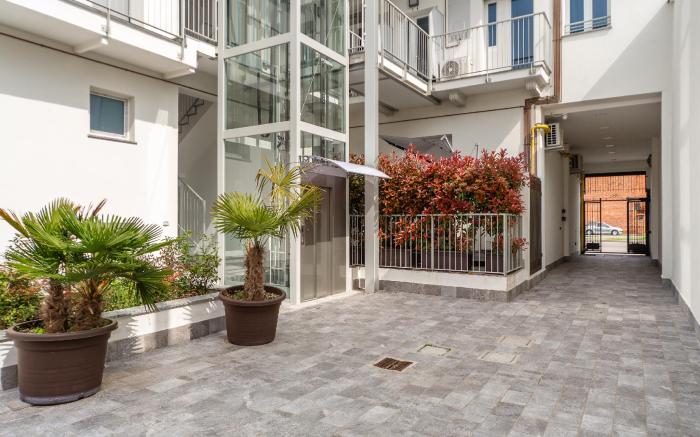 KHL APARTMENTS