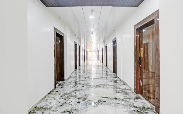 Super Hotel O Yash Residency