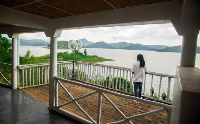 Tourist Guest house lakeRuhondo