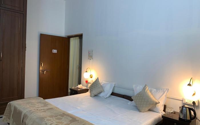 Indira home stay 