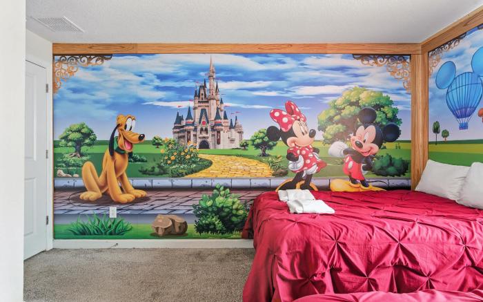 Relax Near Disney, 4BR Home with Pool