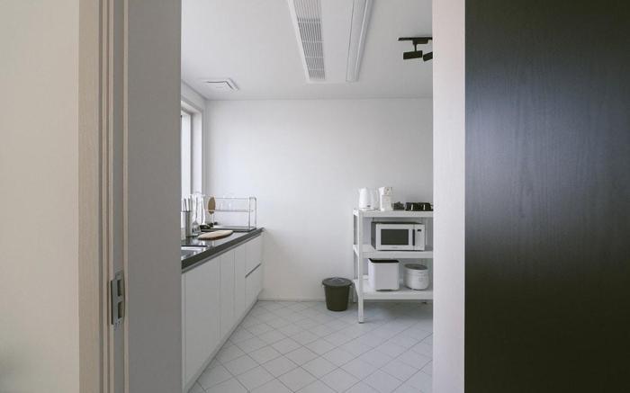 A neat and beautiful space with a studio concept