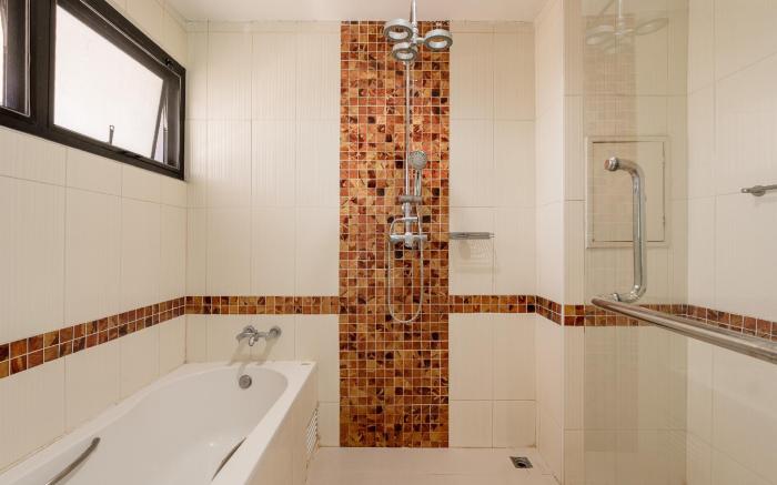 Phoenix Serviced Apartment