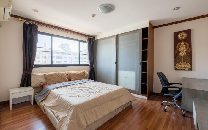 Phoenix Serviced Apartment