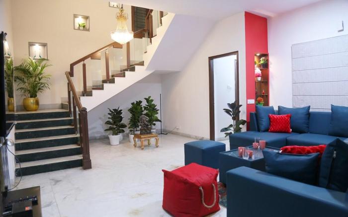 Row House 4 BHK - 4 balconies-Near AIG Hospital