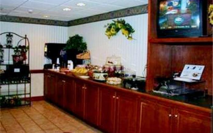 Country Inn & Suites by Radisson, Savannah Midtown, GA