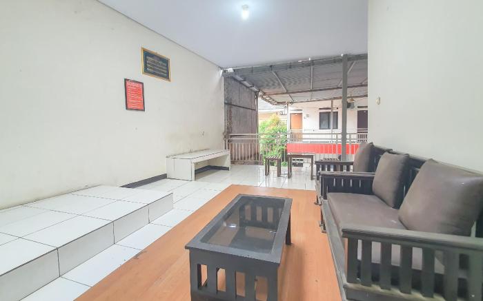 RedDoorz Syariah near Universitas Muhammadiyah Cirebon