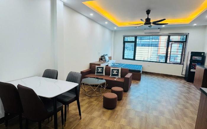 The East Homestay 