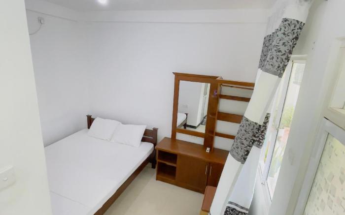 Araliya White House