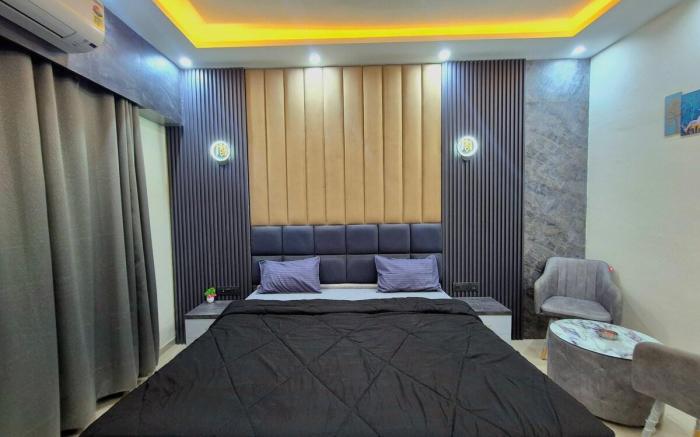 The Urban Oasis 
Get luxury stay

Omaxe Hazratganj