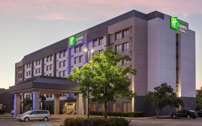 Holiday Inn Express & Suites Mississauga-Toronto Southwest By IHG