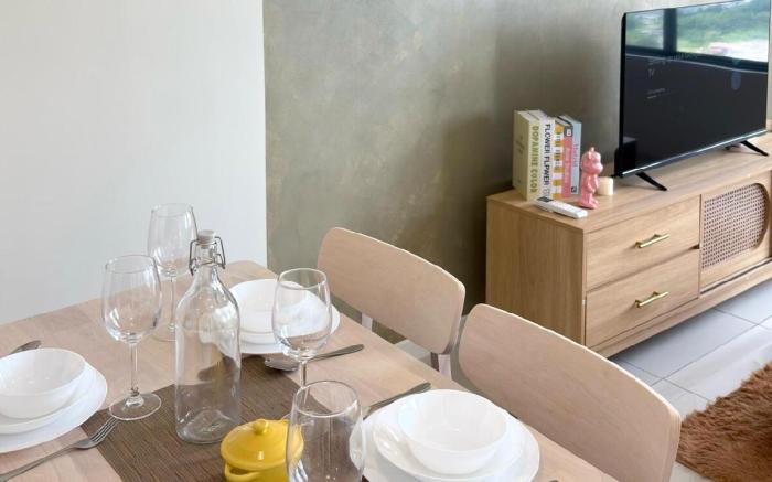Subang Retreat | Sleeps 4 Cozy