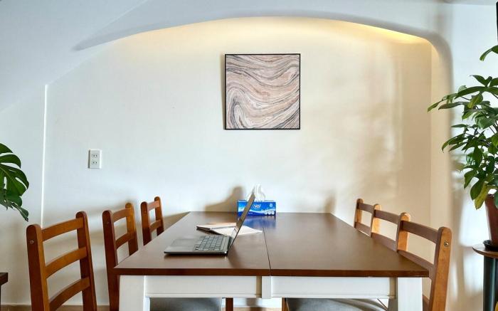 Full house near XuanHuong Lake for big group