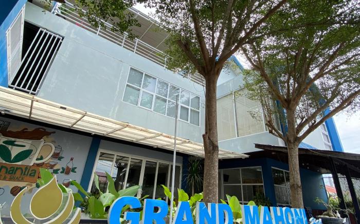 Grand Mahoni Hotel