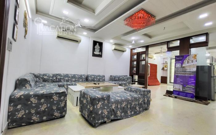 VacationBuddy Opulent Homestay Pitampura Near NSP