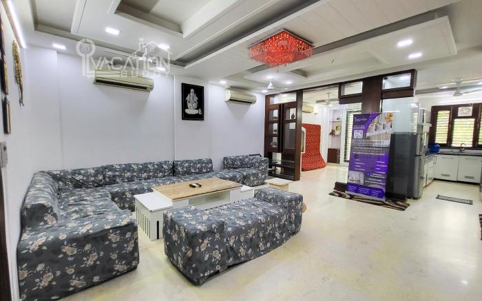 VacationBuddy Opulent Homestay Pitampura Near NSP