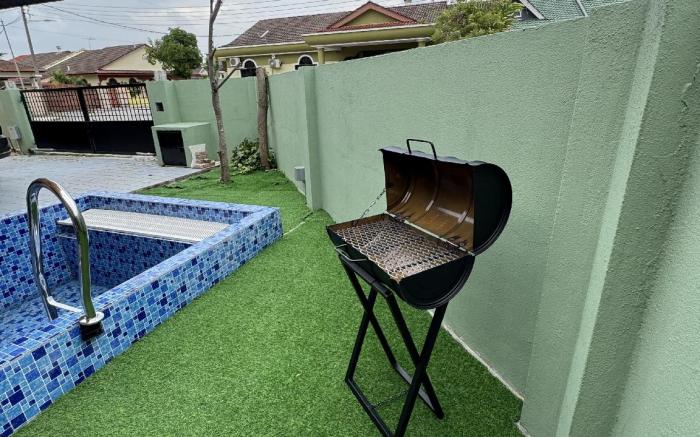 Pool Homestay Casa de' Sara Ipoh