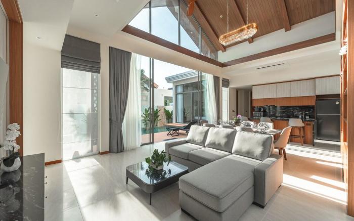 Quiet Glamour Oasis - 4BR Poolside Sanctuary V186