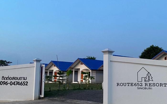 Route652 Resort Singburi
