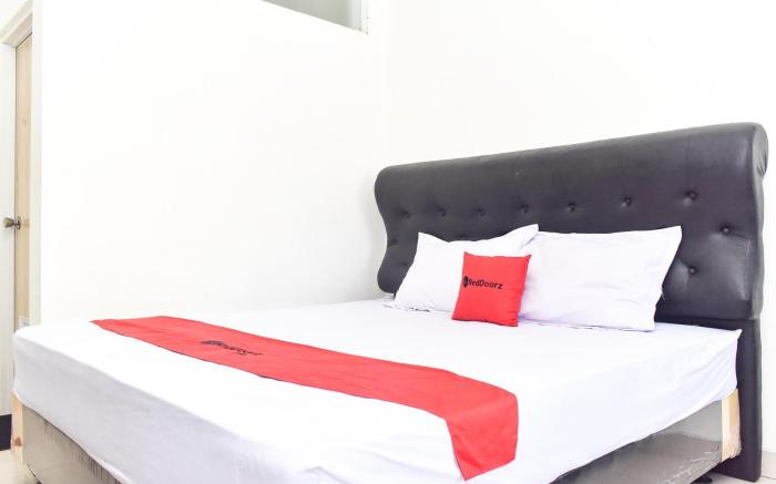 RedDoorz near Alun Alun Wonosobo