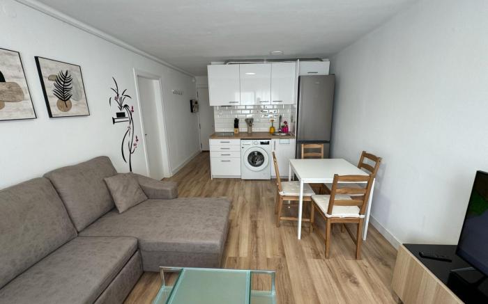 Cozy apartment 50 meters from the sea