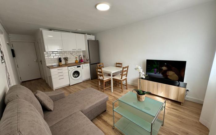 Cozy apartment 50 meters from the sea