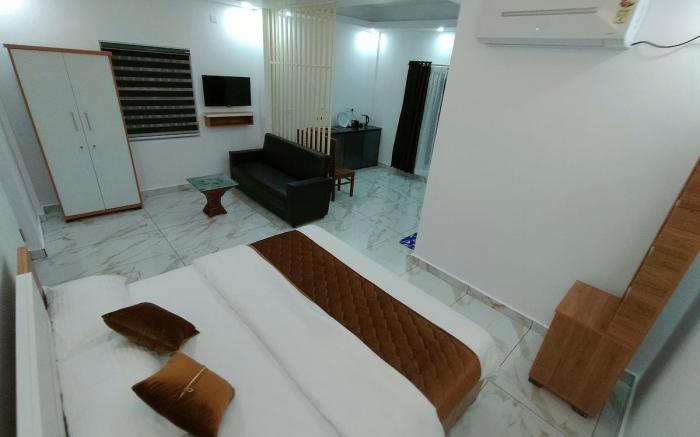 Premium King Bedroom