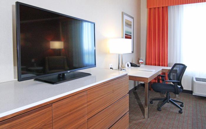 Holiday Inn Express and Suites Calgary University By IHG