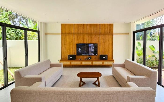 Villa Triniti Garden Lembang Heated Pool Billiard