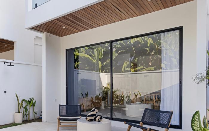 White Residence - Art & Boutique Villas