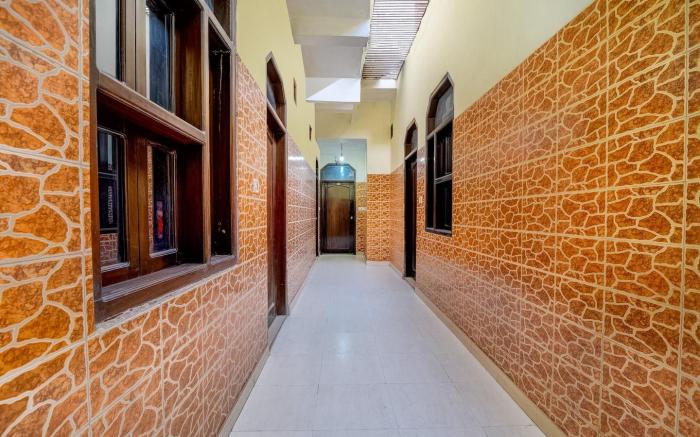 OYO 30989 Hotel Viraat