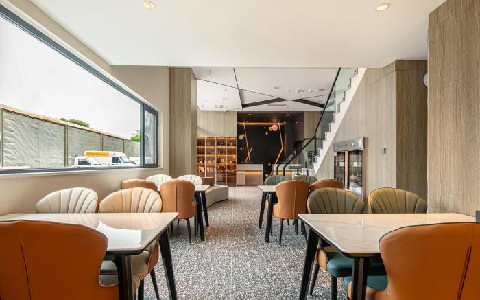 IU Hotel Taiyuan Airport Railway Station