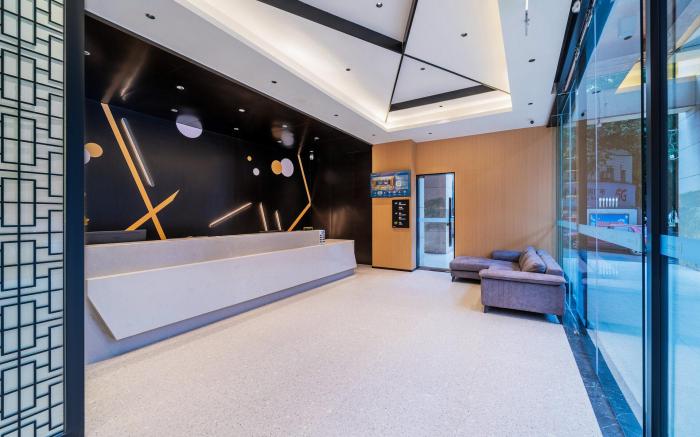 IU Hotel Chongqing Shiqiaopu Subway Station