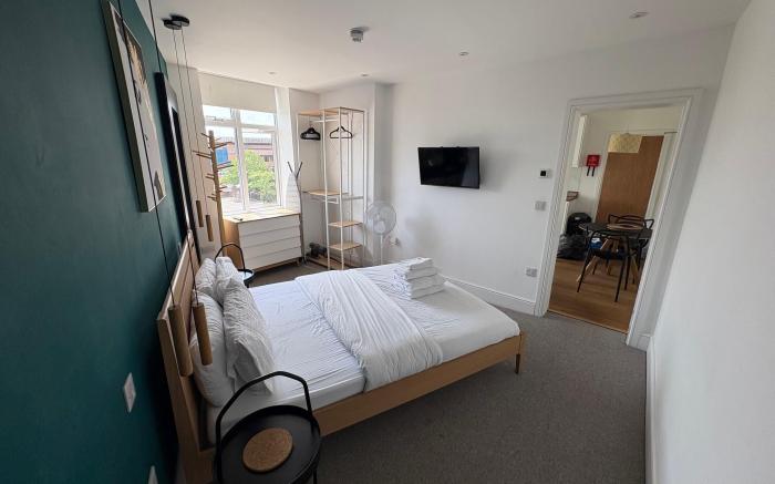 Suite 4 Green Park 