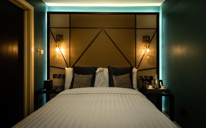 Seven Hotel
