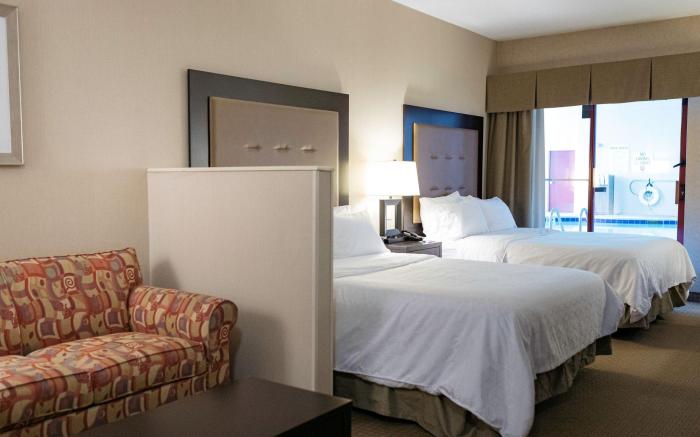Holiday Inn Express & Suites - Olathe North By IHG