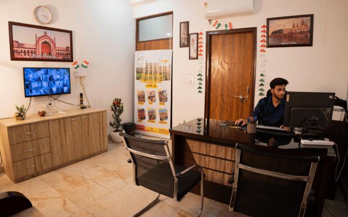 Bed & Breakfast | 1bhk Flat | With Caretaker